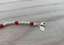 Load image into Gallery viewer, 9 Carat Yellow Gold and Red Carnelian Beaded Bracelet